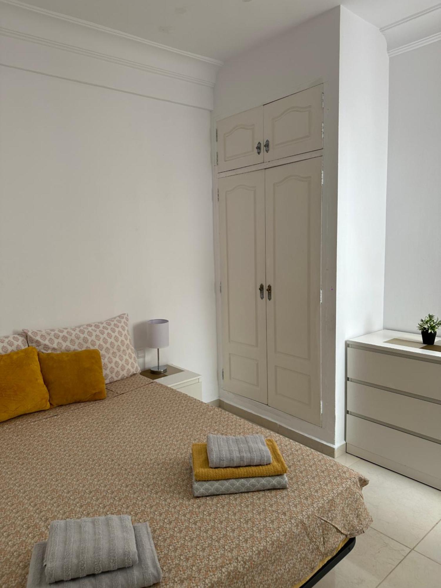 Modern And Bright 5 Bedroom Apartment Del Prado Гандия Екстериор снимка