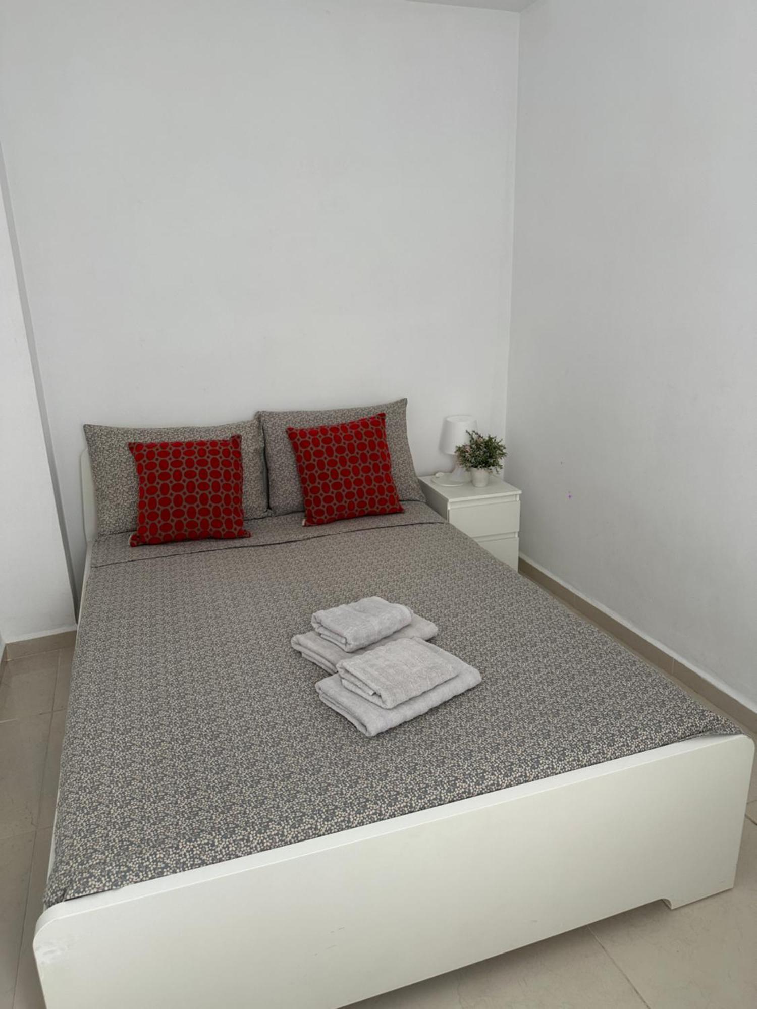 Modern And Bright 5 Bedroom Apartment Del Prado Гандия Екстериор снимка